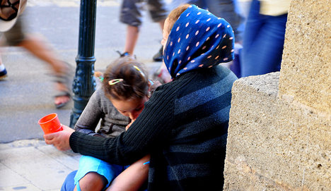 France threatens to break up Roma camps