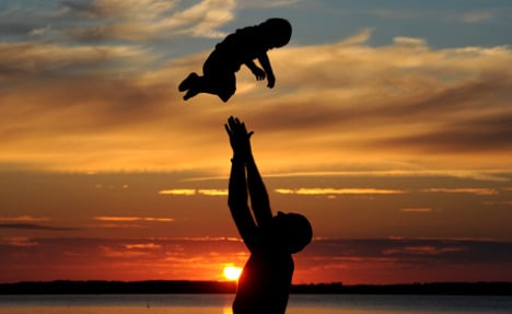 Cabinet to strengthen single dads' rights