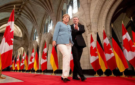 Merkel pushes EU free trade pact with Canada