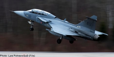 Swiss will press on with Swedish fighter jet deal