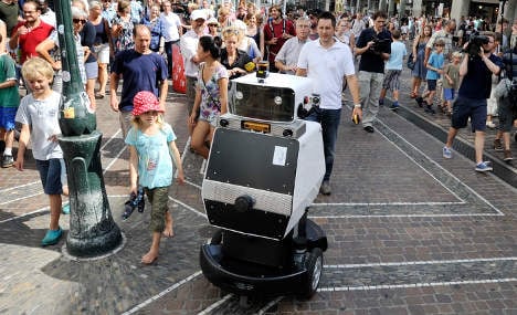 Robot can do shopping – if there are no steps