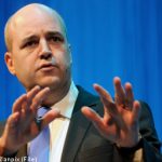 Reinfeldt heading to Paris for EU budget talks