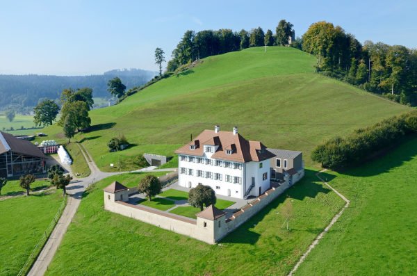 For rent: Castelen Castle