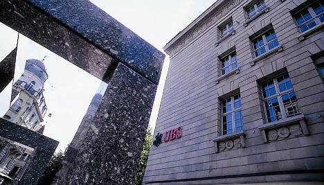 UBS to slash 10,000 jobs