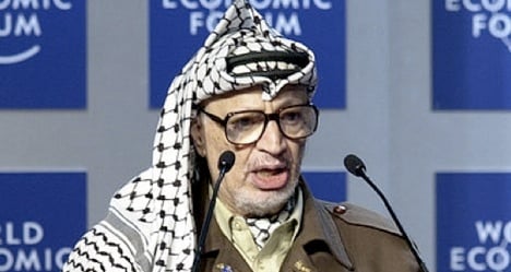 Swiss to dig up Arafat remains in West Bank