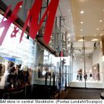 H&M to pay customers to recycle clothes