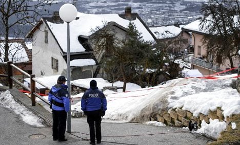 French cops eye Swiss killer over Alps murders
