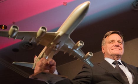 Air Berlin waves goodbye to CEO Mehdorn
