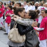 “Homophobes in Marseilles can piss off!” 

Julia Pistolesi, pictured on the right kissing her friend Auriane Susini in front of anti-gay marriage protestors in the southern French city.Photo: Gerard Julien/AFP