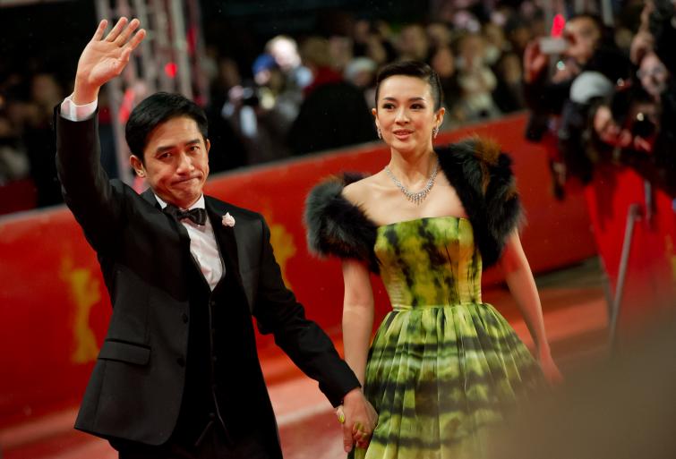 The crowd were more likely waiting for stars of the film The Grandmaster Zhang Ziyi (R) and Tony Leung Chiu WaiPhoto: DPA