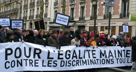 French parliament backs gay marriage clause