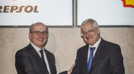 Repsol closes Shell gas deal to ease debt