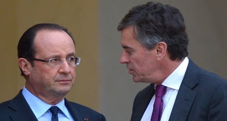 Hollande government in 'crisis' as minister quits