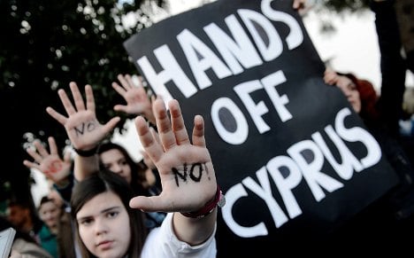 Merkel to Cyprus: ‘Talk to Troika not Russia’
