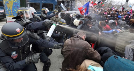 Clashes erupt at anti-gay marriage protest in Paris