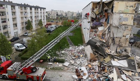 Probe launched after fatal building collapse