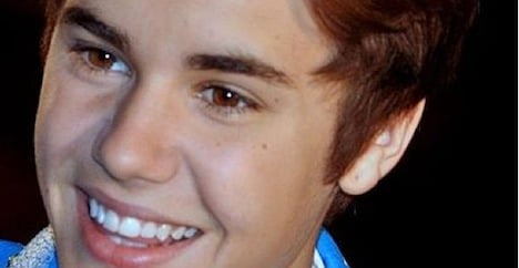 Norway schools delay exams amid Bieber fever