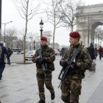 Bomb scare closes Arc de Triomphe roundabout