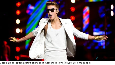 Swedish cops find drugs on Justin Bieber tour bus