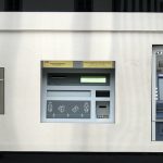 Swiss will have to give up bank secrecy: expert