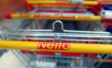 Netto pioneers mobile phone payments