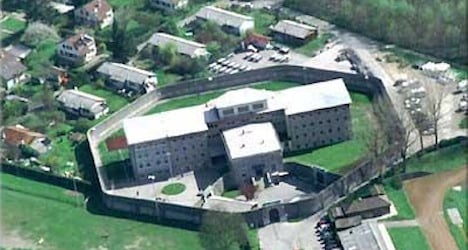 Vaud police capture two of five prison escapees