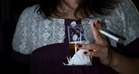 Booze and cigs ‘harm women more than men’