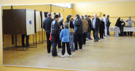 Foreigners forced to wait for right to vote in France