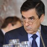 Fillon angers Sarkozy allies with 2017 pledge