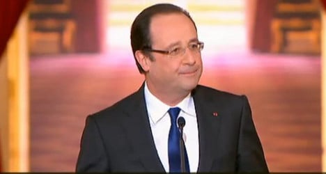 Live updates: Struggling Hollande faces media