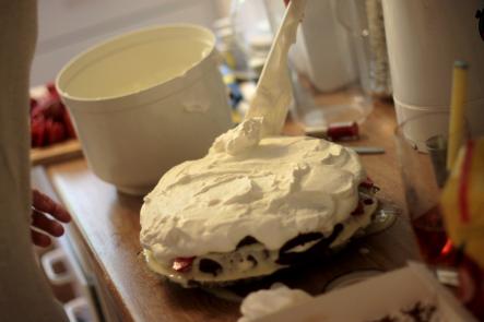 Chocolate and strawberries cake preparation.Photo: Elodie Pradet