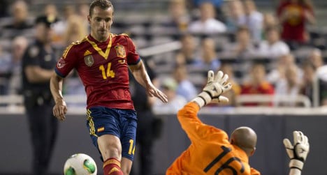 Spain beat Ireland as striker Soldado shines