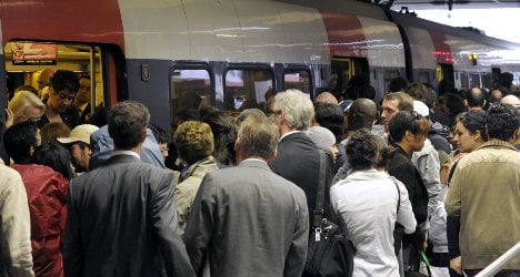 Paris train strike disrupts morning commute