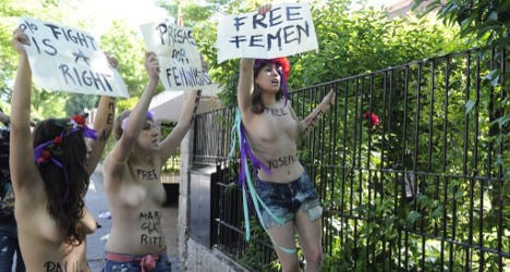 Topless activists target Spain's Tunisia embassy