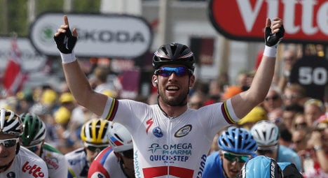 Tour de France stage 13: Cavendish strikes back