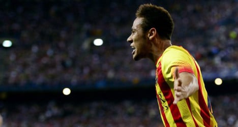 Neymar rescues Barca as injured Messi limps off