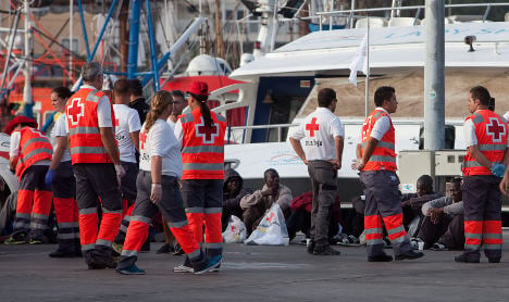 Spain rescues more than 100 migrants from sea