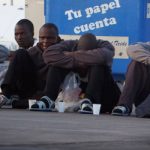 Man dies as African migrants push for Spain
