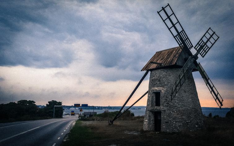 Biking around Gotland<br>A windmill on Fårö, near the narrow strait to mainland Gotland.Photo: Joel Linde