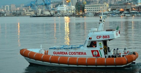 Italy intercepts Syrian refugees off Sicily