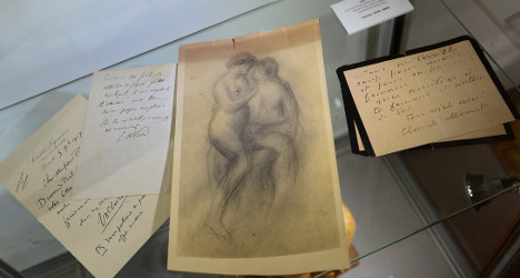 Record Renoir auction to go ahead despite protest