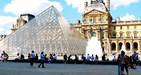 Louvre artworks to be moved amid flood fears