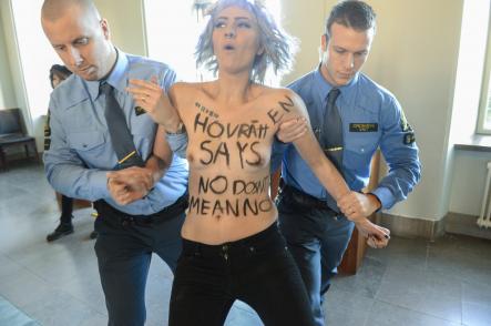 The protesters were taken from the court by guards shortly after arriving.Photo: Leif R Jansson/Scanpix