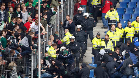 Football hooliganism falls in top leagues