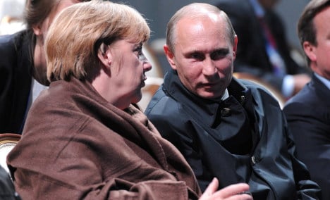 Merkel criticizes Russia over Greenpeace arrests