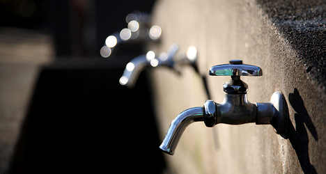 Water boss held hostage after tap turned off