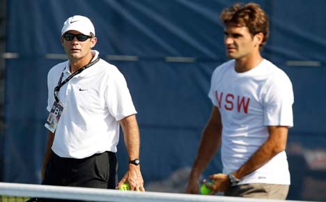 Federer splits with coach after disastrous year