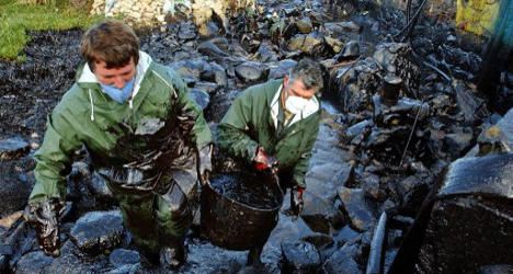 Judge acquits Prestige crew over Spain oil spill