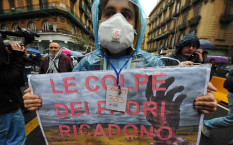 Thousands in Naples protest mafia pollution