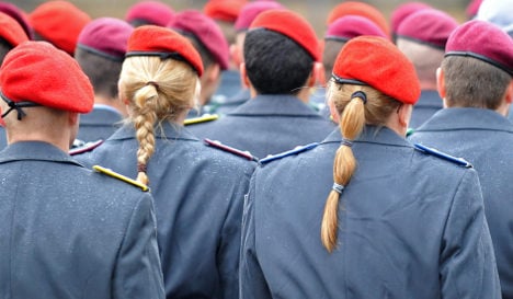 Germany aims for 10,000 more women soldiers